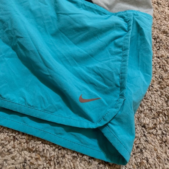 Women’s Nike Shorts👏🏽 - Picture 2 of 3